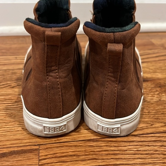 Boys size 5 slip on boot - Picture 3 of 6